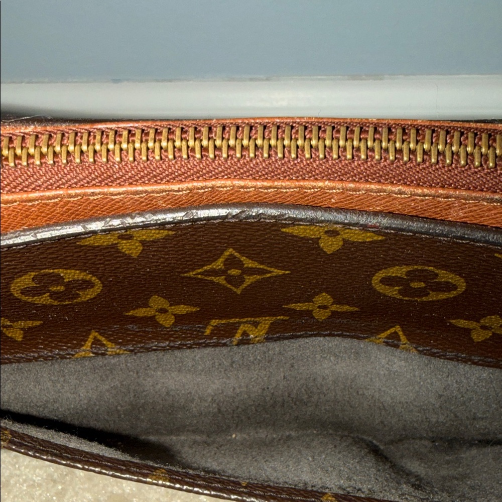Louis Vuitton Monogram Orsay PM - Picture 10 of 14